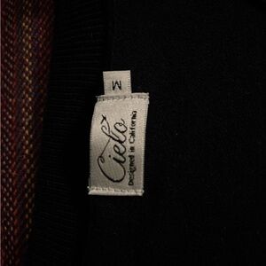 Cielo Elegant Black Apparel